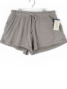 Universal Thread Women's Mid-Rise Fleece Jogger Shorts Tan Size XL
